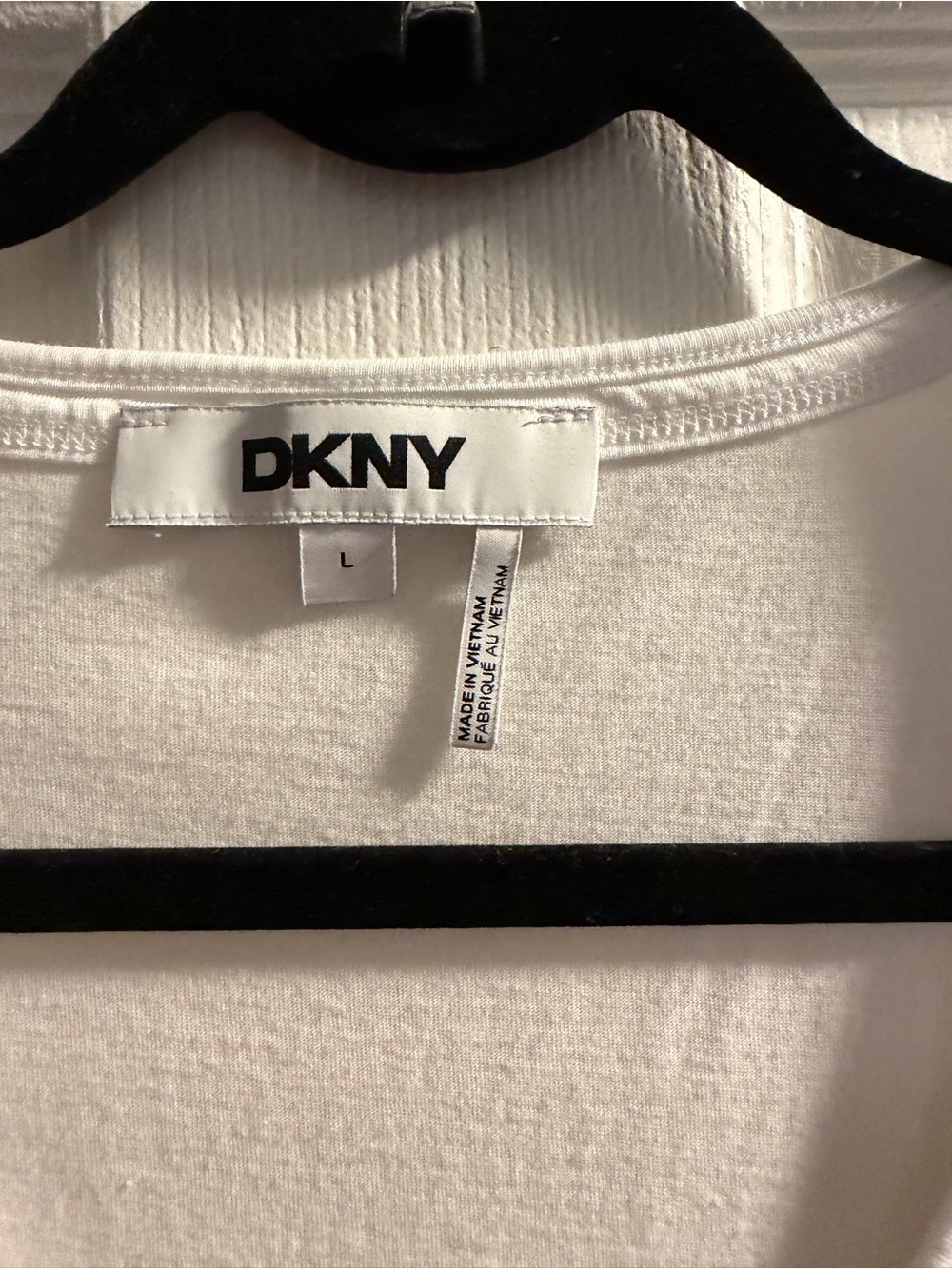 DKNY White V-Neck Short Sleeve Top with Subtle Bead Trim - Picture 2 of 2